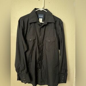 Wrangler pearl snap button down